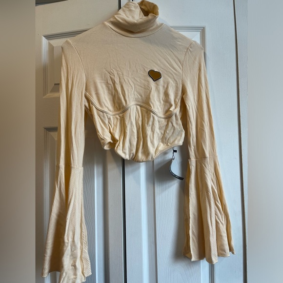 Heart cut out top ❤️ - Picture 3 of 3